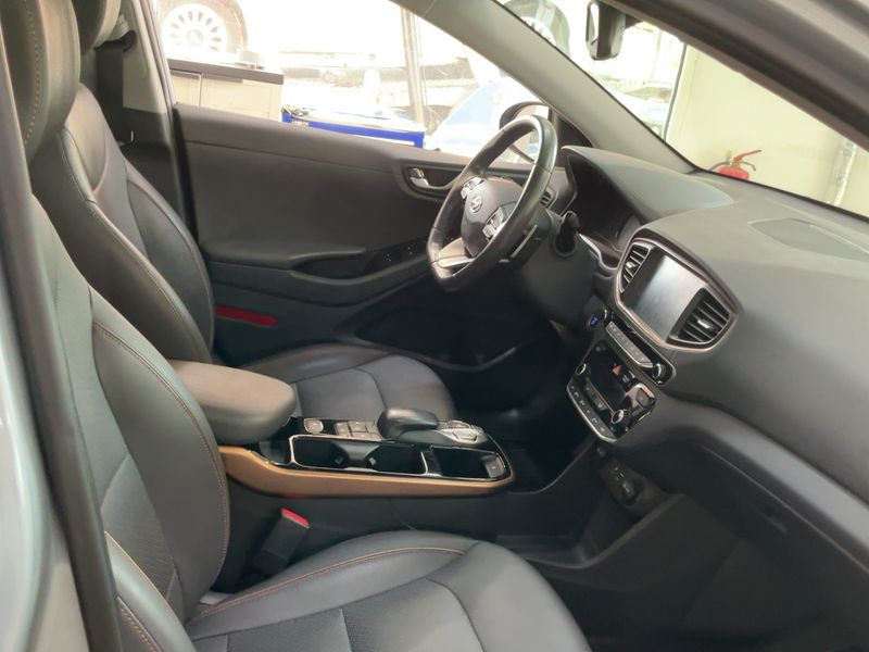 Hyundai IONIQ electric drive 88 kW Premium Elektro — zdjęcie 11