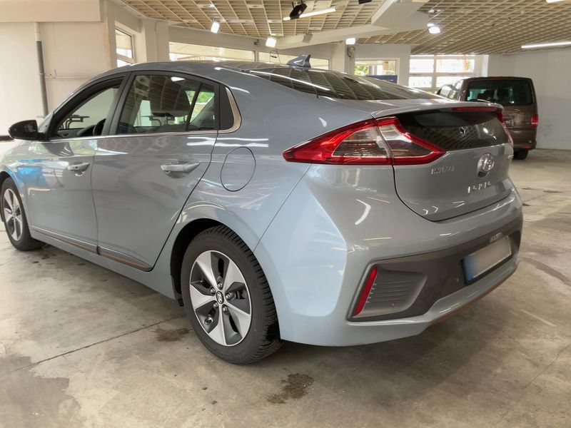 Hyundai IONIQ electric drive 88 kW Premium Elektro — zdjęcie 3