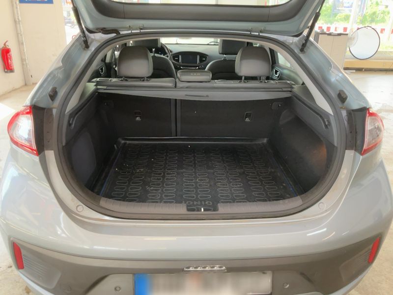 Hyundai IONIQ electric drive 88 kW Premium Elektro — zdjęcie 10