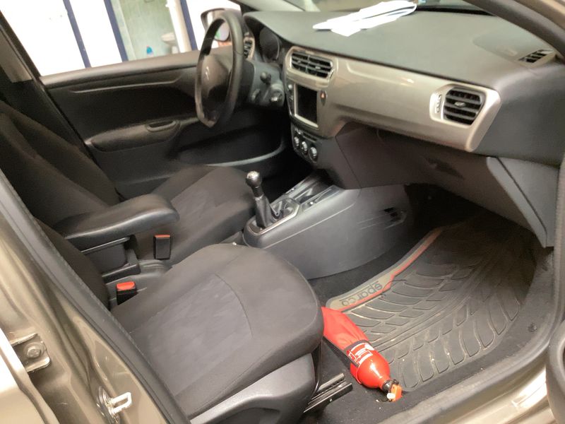 Citroen C-Elysée 1.2 PureTech Selection — zdjęcie 11