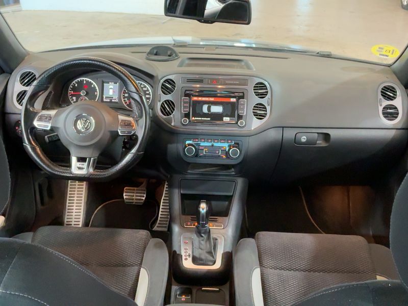 Volkswagen Tiguan 2.0 TDI R-Line 4Motion BlueMotion Tech — zdjęcie 12