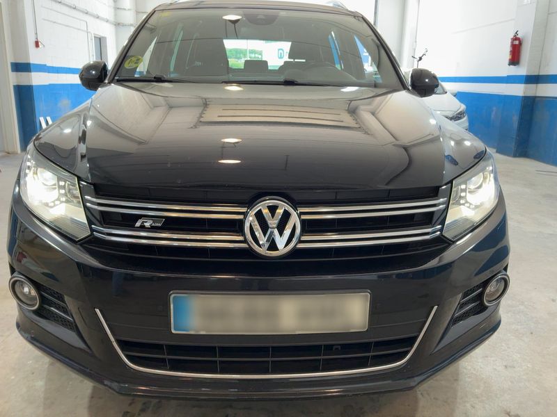 Volkswagen Tiguan 2.0 TDI R-Line 4Motion BlueMotion Tech — zdjęcie 9