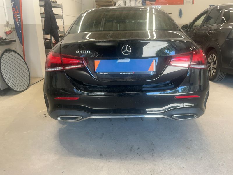 Mercedes-Benz A-Klasse Limousine A 180 AMG Line — zdjęcie 5