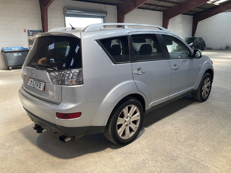 Mitsubishi Outlander 2.2 DI-D Instyle 2008 – снимка 2