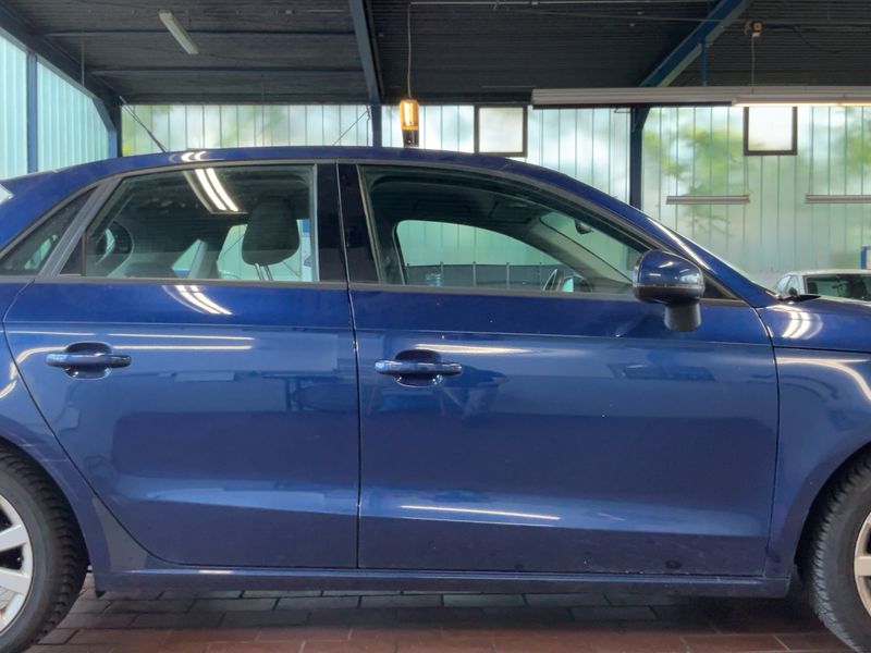 Audi A1 Sportback 1.4 TFSI Attraction — zdjęcie 7