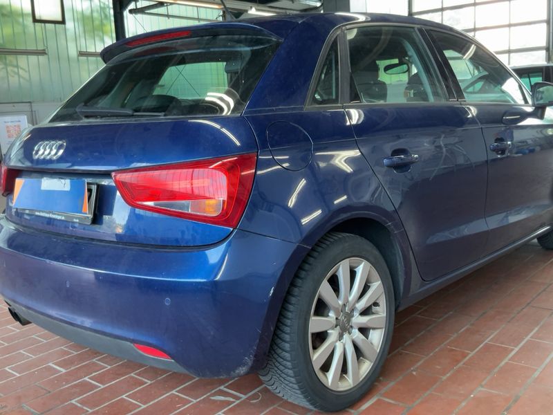 Audi A1 Sportback 1.4 TFSI Attraction — zdjęcie 6