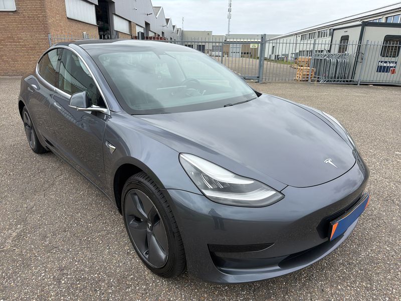 Tesla Model 3 Standard Range Plus — zdjęcie 6