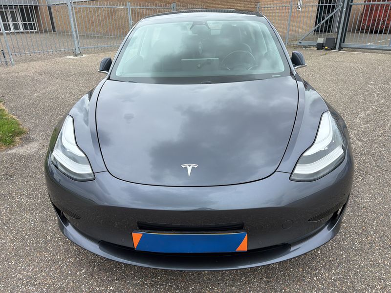 Tesla Model 3 Standard Range Plus — zdjęcie 7
