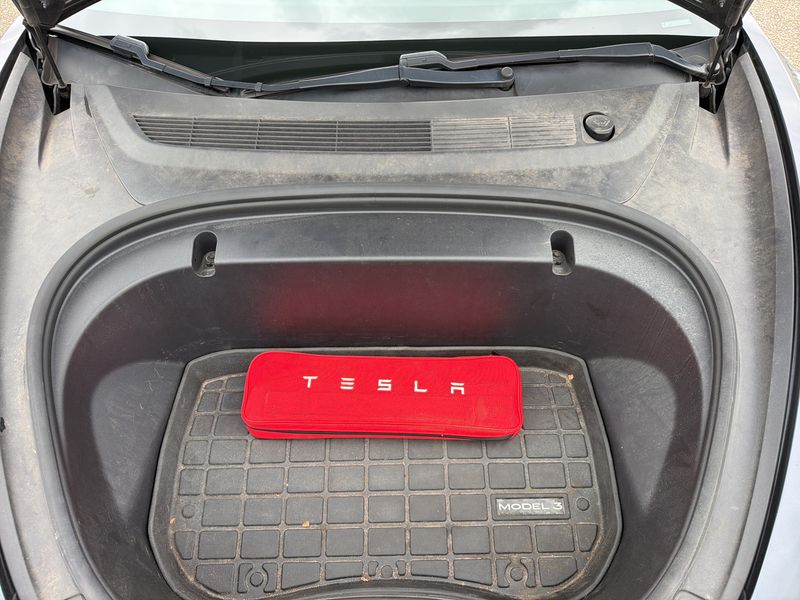 Tesla Model 3 Standard Range Plus — zdjęcie 8