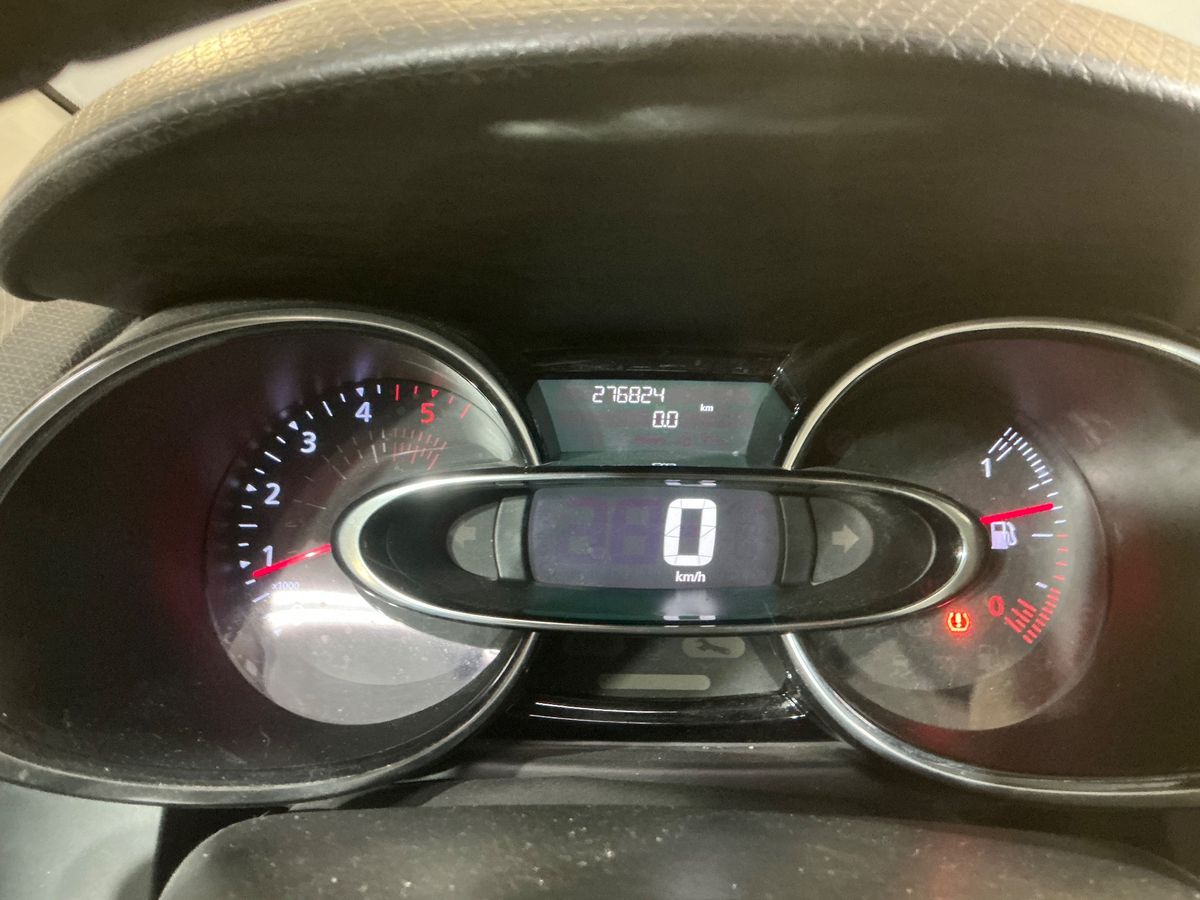 Renault Clio 2016 — photo 19
