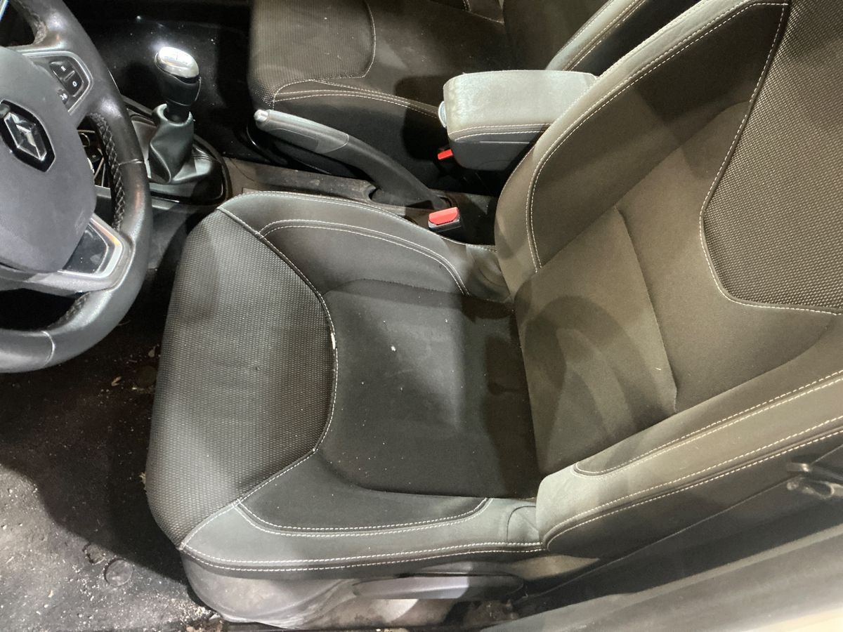 Renault Clio 2016 — photo 32