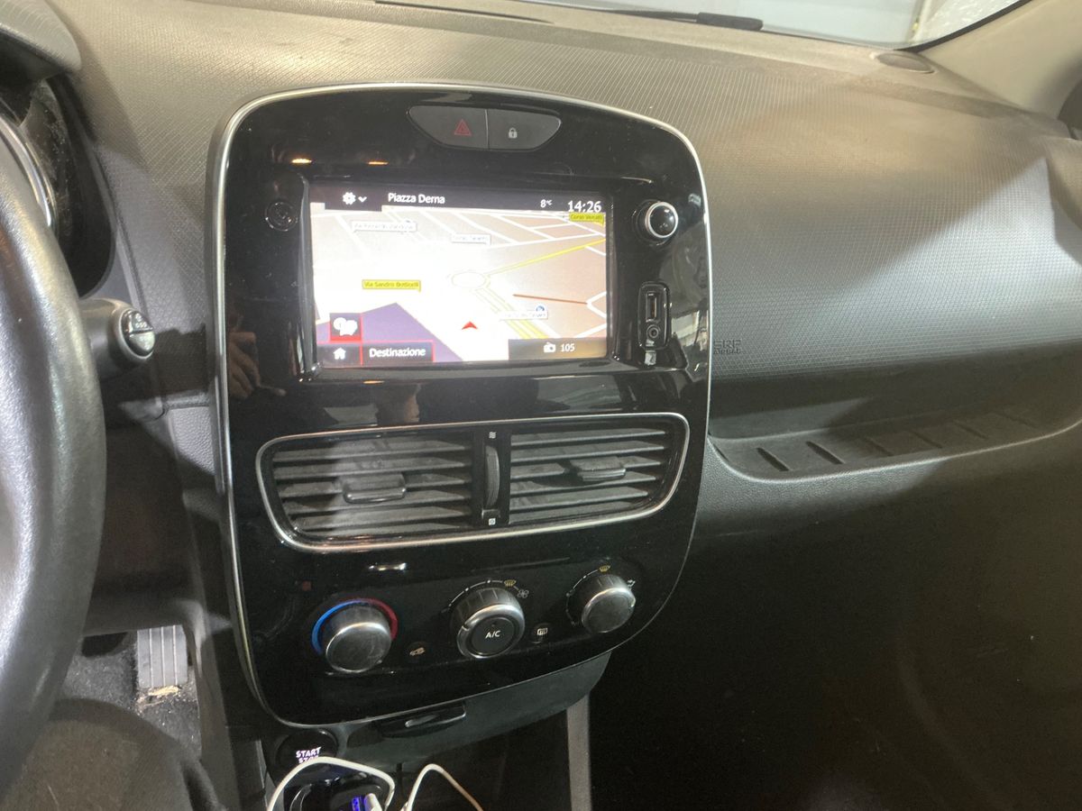 Renault Clio 2016 — photo 30