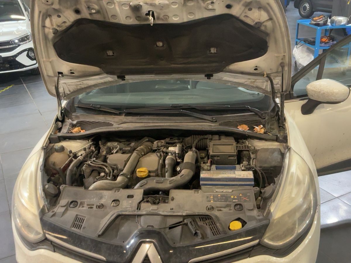 Renault Clio 2016 — photo 22