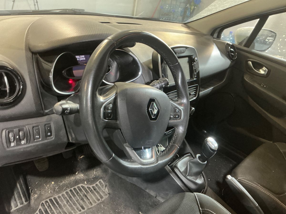 Renault Clio 2016 — photo 34