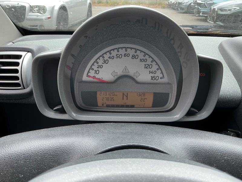 Smart fortwo 1.0 Micro Hybrid Drive pure — zdjęcie 4