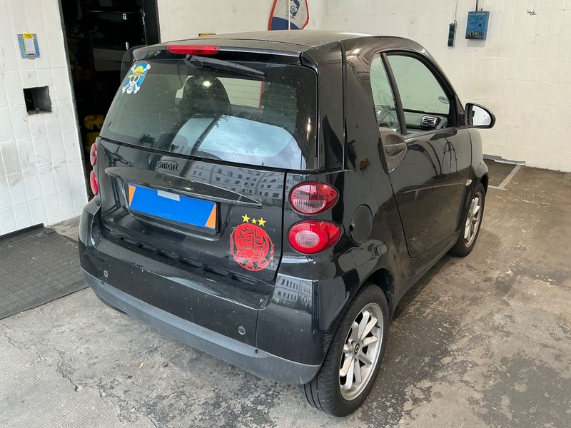 Smart fortwo 1.0 Micro Hybrid Drive pure — zdjęcie 2