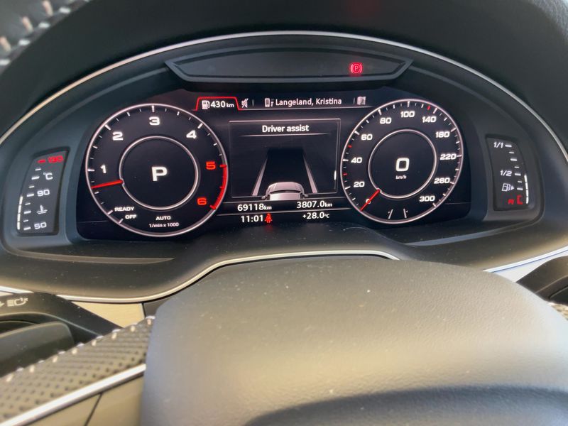 Audi Q7 50 TDI quattro — zdjęcie 13