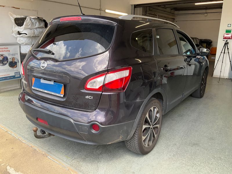 Nissan Qashqai+2 2.0 dCi I-Way — zdjęcie 2