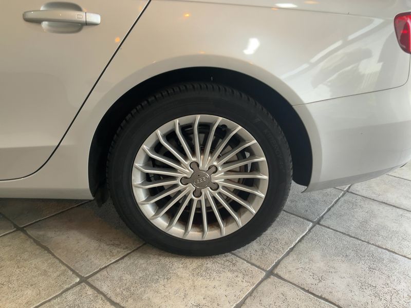 Audi A4 3.0 V6 TDI quattro Advanced 2012 – снимка 5