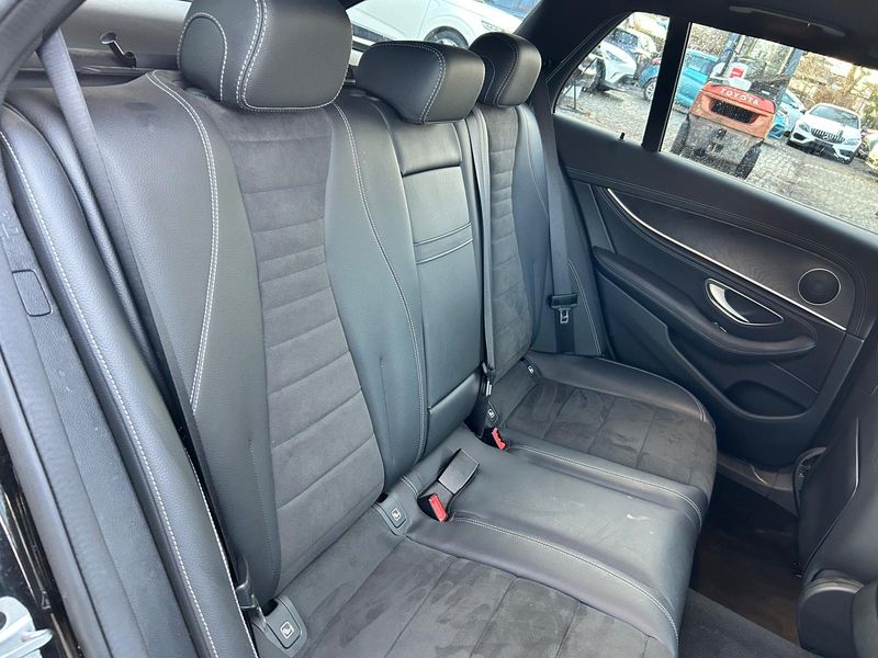 Mercedes-Benz E-Klasse E 220 d Mild-Hybrid T AMG Line — zdjęcie 14