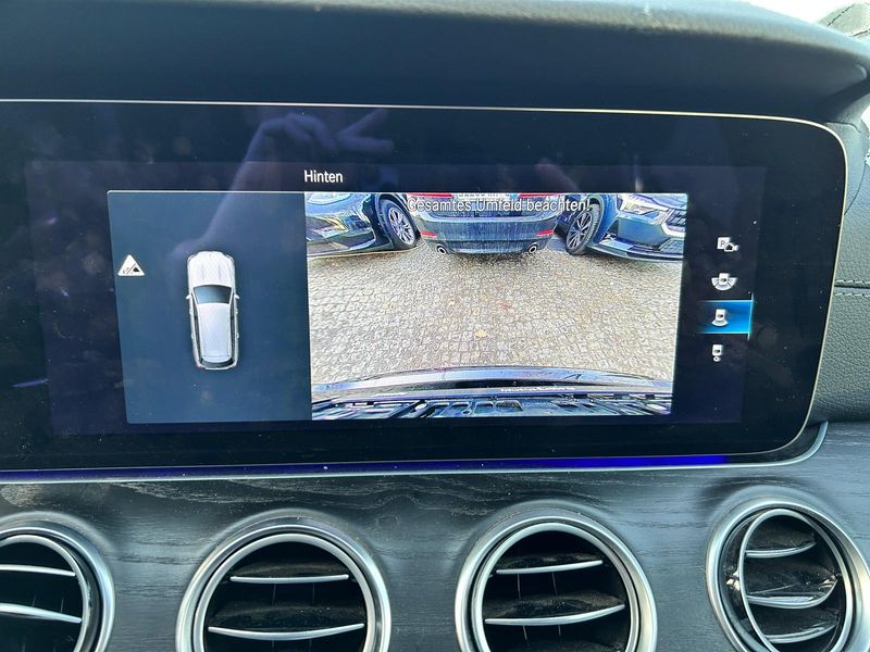 Mercedes-Benz E-Klasse E 220 d Mild-Hybrid T AMG Line — zdjęcie 20