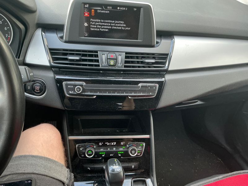 BMW 2er 218i Active Tourer Advantage 2016 – снимка 31