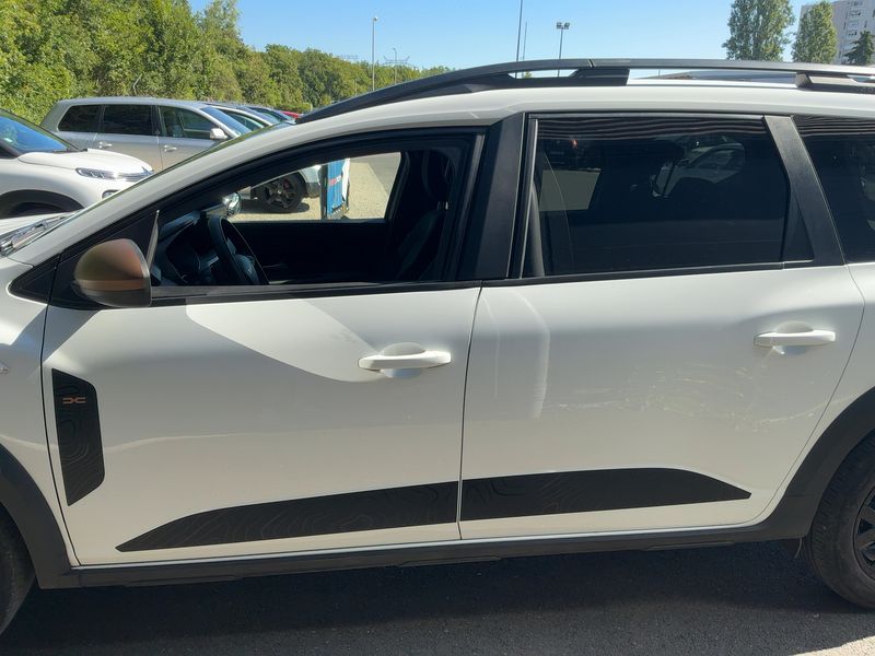 Dacia Jogger 1.0 TCe LPG Extreme+ — zdjęcie 4