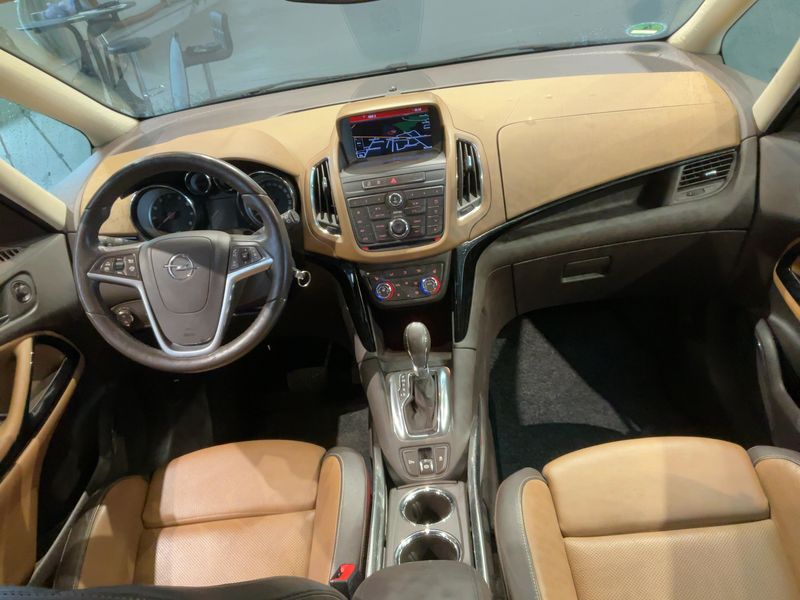 Opel Zafira Tourer 1.6 SIDI Turbo Innovation — zdjęcie 12