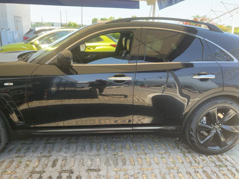 Infiniti QX70 3.0 V6 Diesel S Design — zdjęcie 4