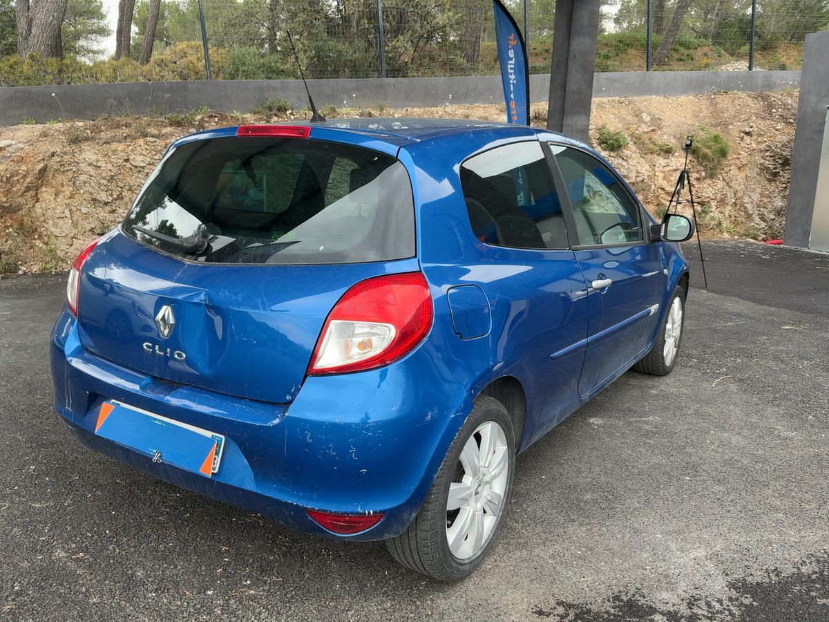 Renault Clio 2010 — photo 9
