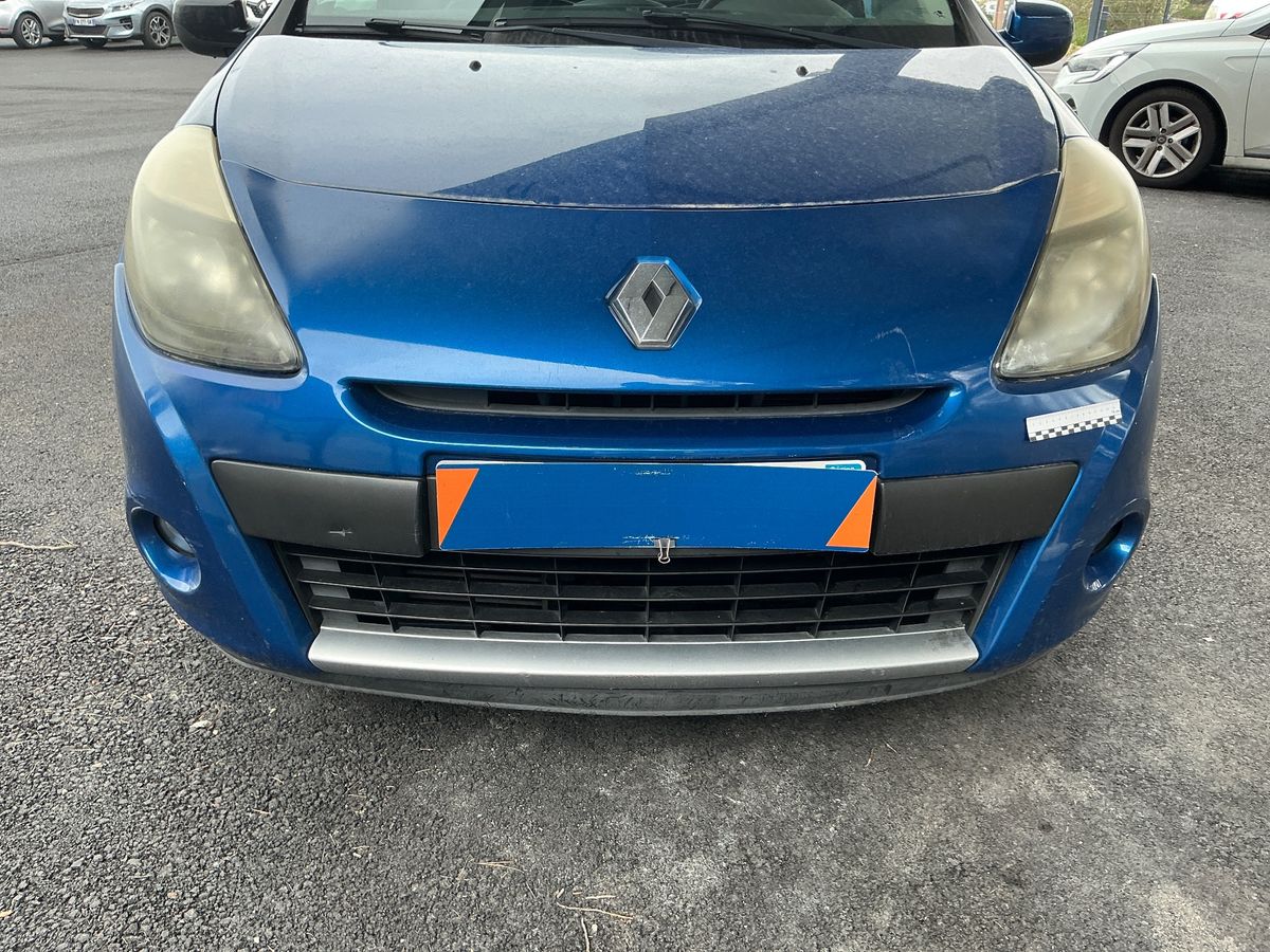 Renault Clio 2010 — photo 49