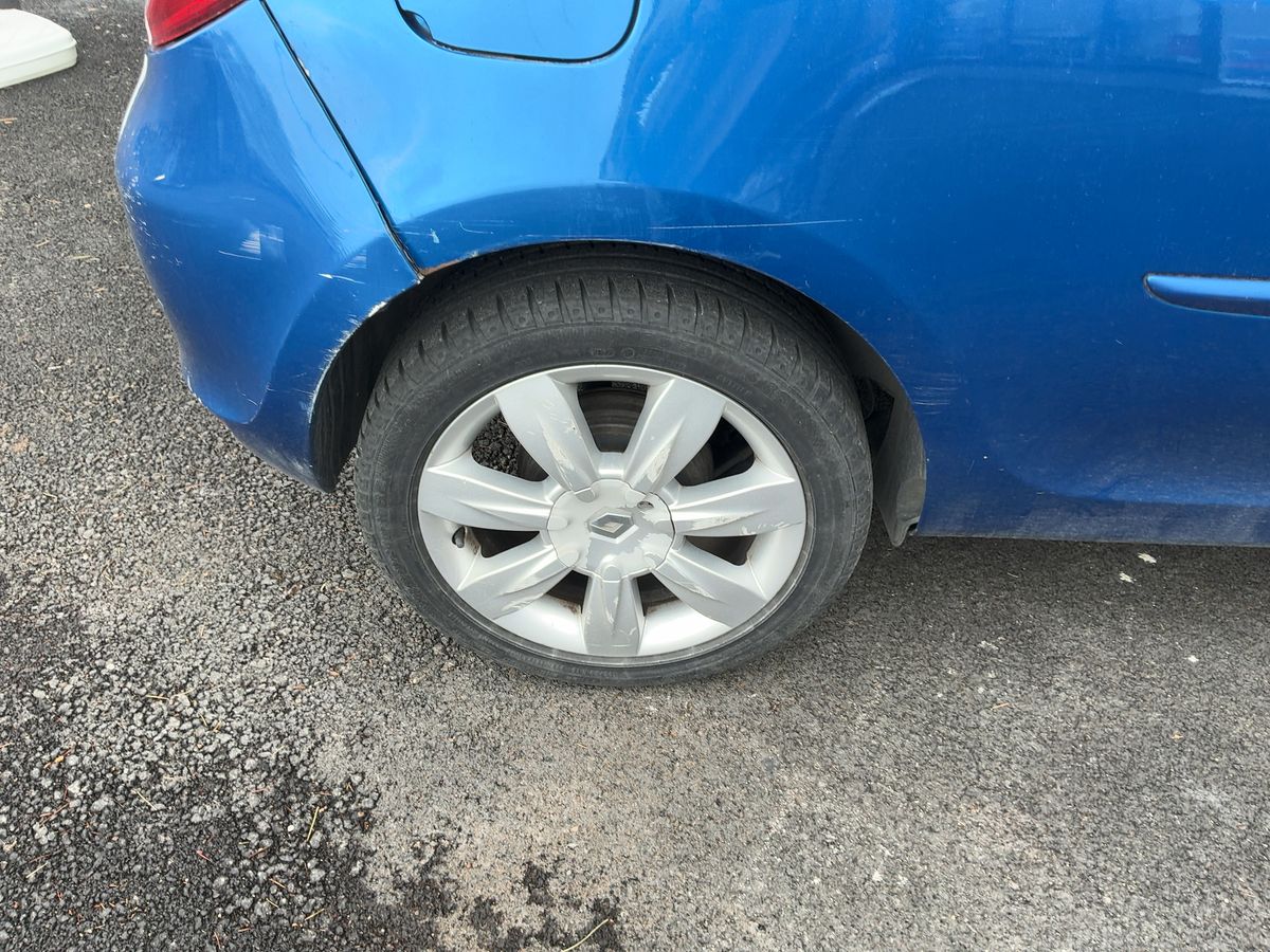 Renault Clio 2010 — photo 10