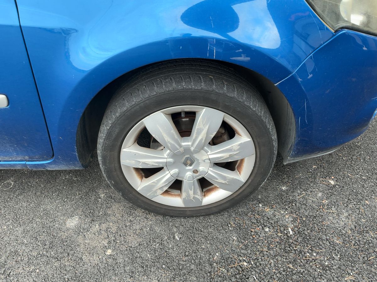 Renault Clio 2010 — photo 12
