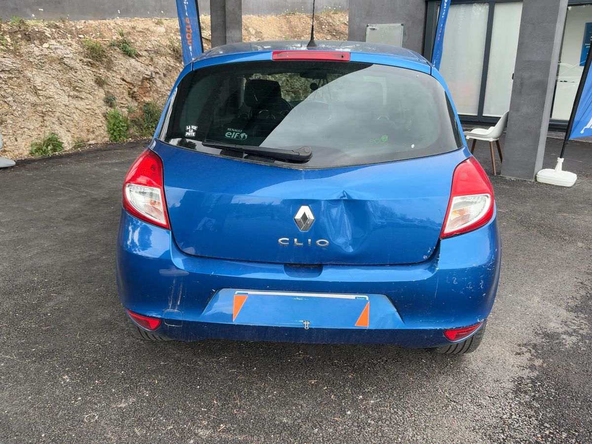 Renault Clio 2010 — photo 8