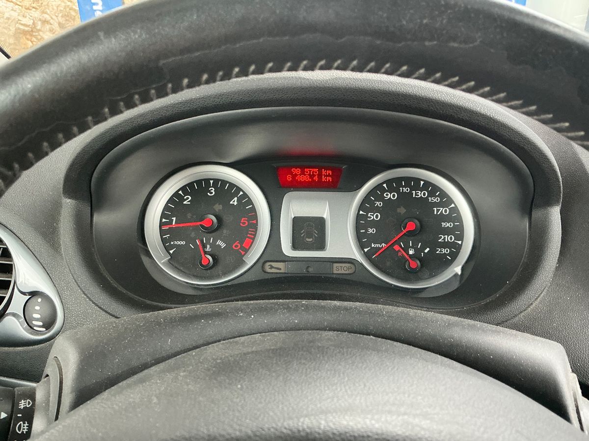 Renault Clio 2010 — photo 19