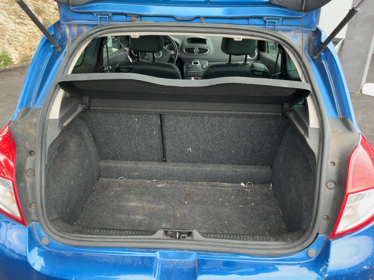 Renault Clio 2010 — photo 16