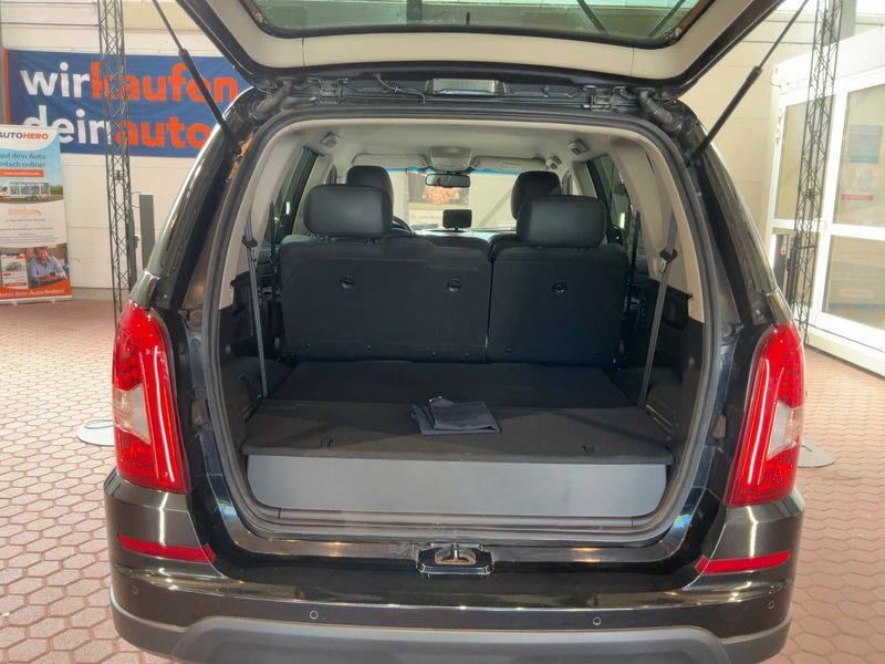 Ssangyong Rexton 2.2 TD Sapphire 4x4 — zdjęcie 10