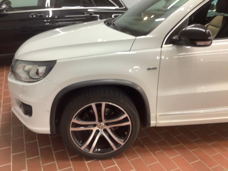 Volkswagen Tiguan 2.0 TDI CityScape 4Motion BlueMotion Tech 2015 – снимка 2