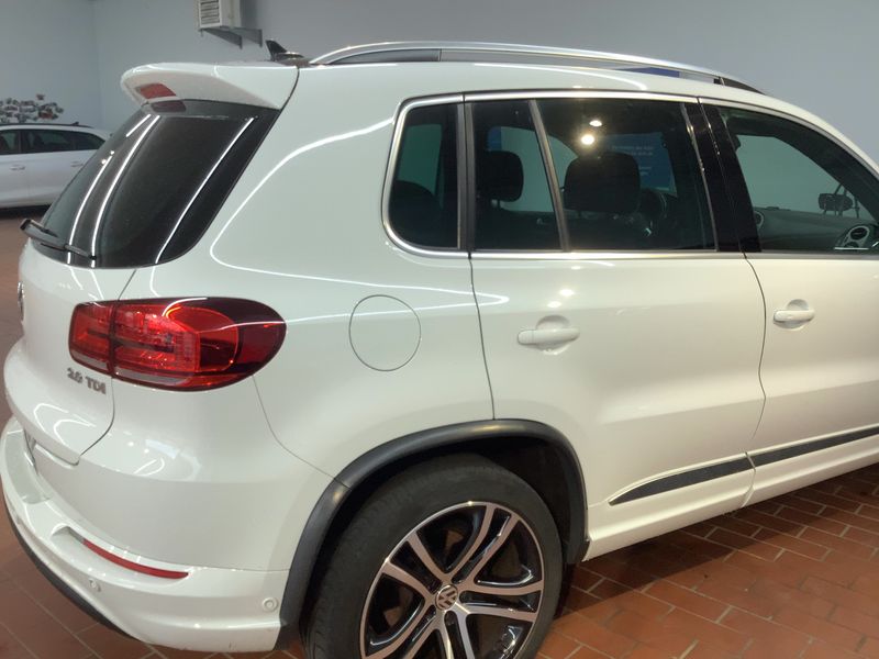 Volkswagen Tiguan 2.0 TDI CityScape 4Motion BlueMotion Tech 2015 – снимка 8