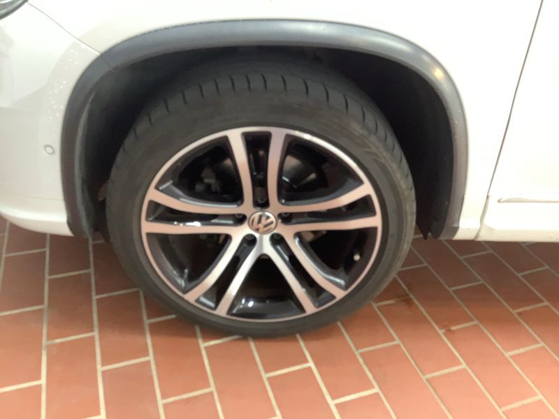 Volkswagen Tiguan 2.0 TDI CityScape 4Motion BlueMotion Tech 2015 – снимка 3