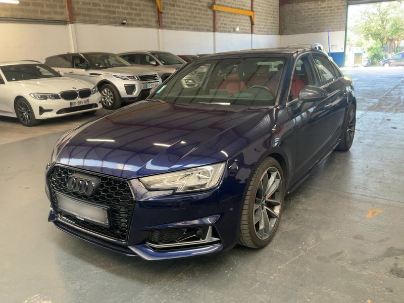 Audi S4 3.0 V6 TFSI quattro