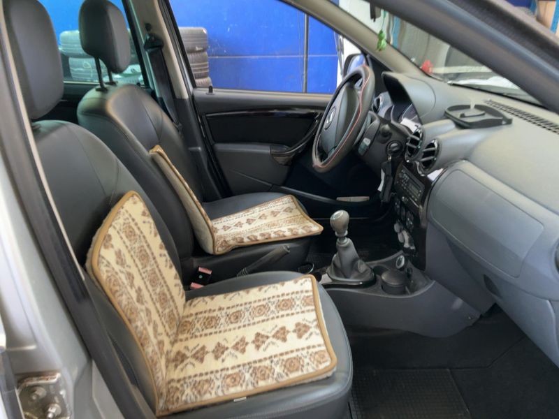 Dacia Duster 1.5 dCi Prestige 4x4 — zdjęcie 11