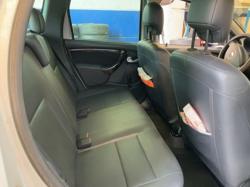 Dacia Duster 1.5 dCi Prestige 4x4 — zdjęcie 14