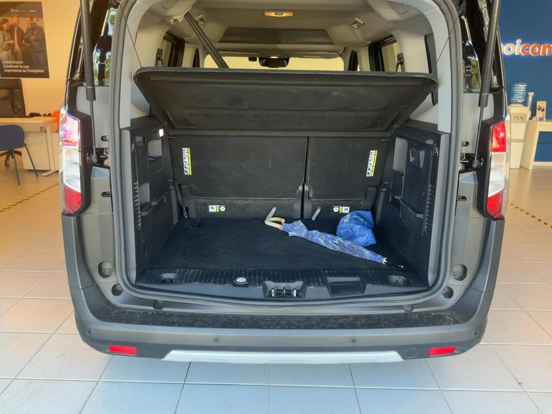Ford Tourneo Courier 1.0 EcoBoost Active — zdjęcie 10
