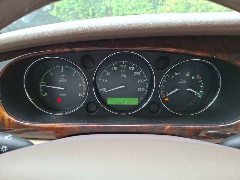 Jaguar XJ 2.7 D V6 Sovereign — zdjęcie 12