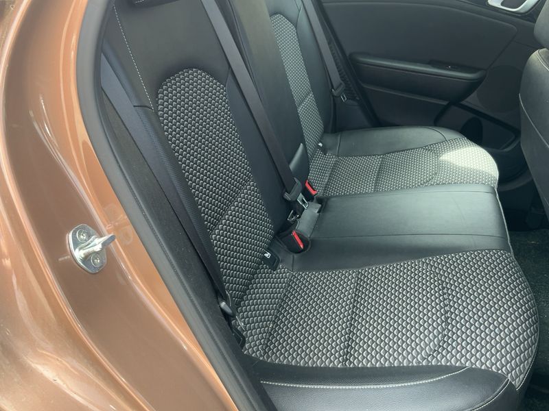Kia XCeed 1.6 GDI Plug-in Hybrid Active — zdjęcie 14