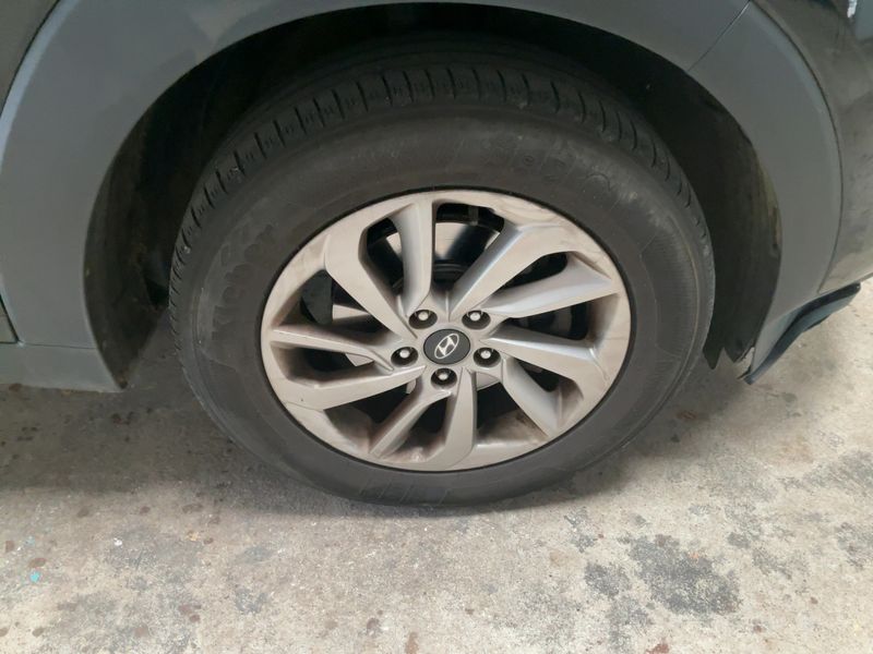 Hyundai Tucson 1.7 CRDi Tecno BlueDrive 2WD 2016 – снимка 11