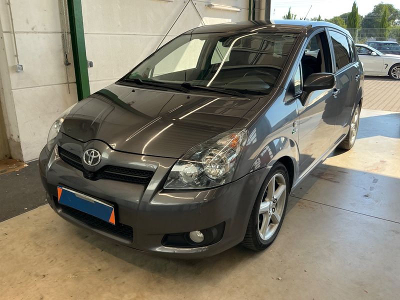 Toyota Corolla Verso 2.2 D-4D D-Cat Executive