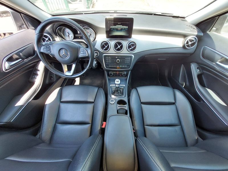 Mercedes-Benz GLA-Klasse GLA 200 d Urban — zdjęcie 11