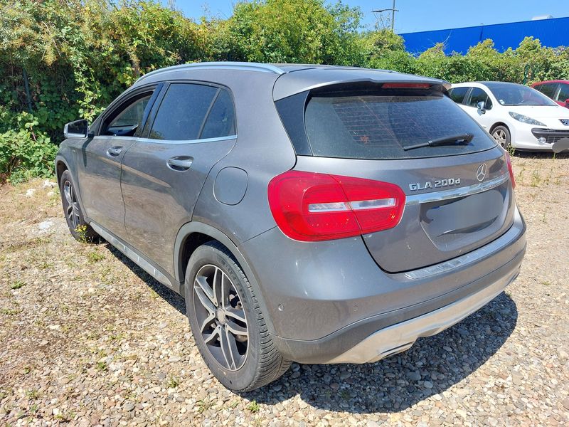 Mercedes-Benz GLA-Klasse GLA 200 d Urban — zdjęcie 3